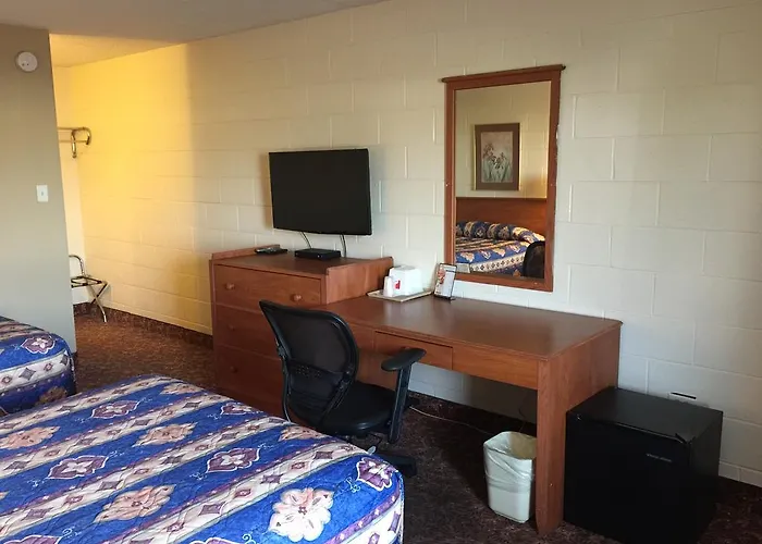 Country Host Motel