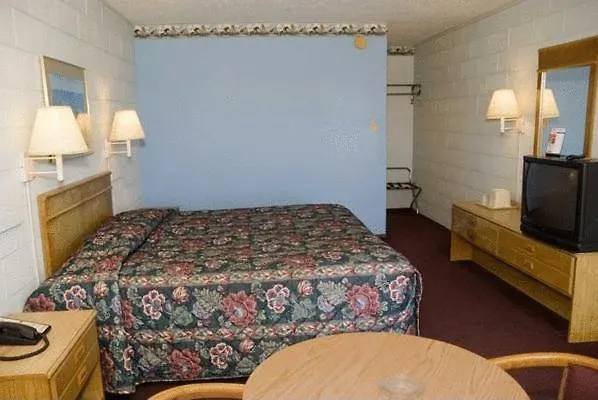 Country Host Motel