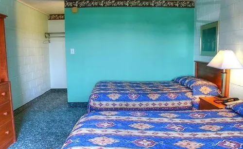 Motel Country Host *